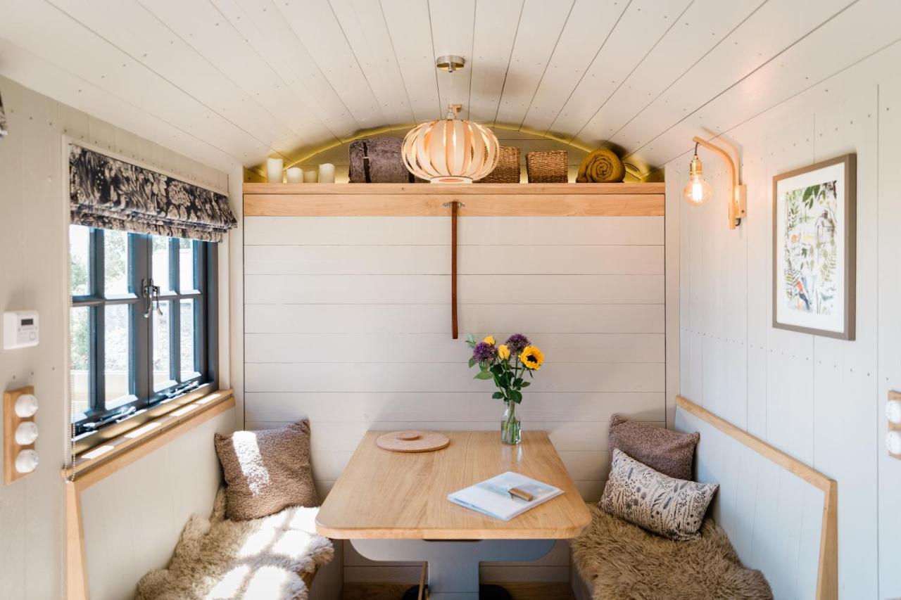 Boutique Cornish Shepherd'S Hut With Hot Tub Launceston Eksteriør billede