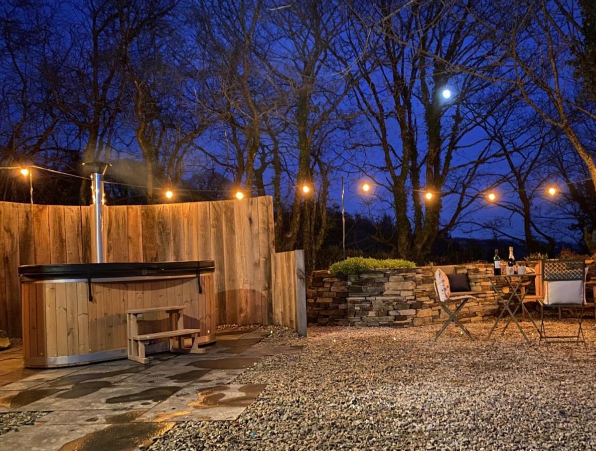 Boutique Cornish Shepherd'S Hut With Hot Tub Launceston Eksteriør billede